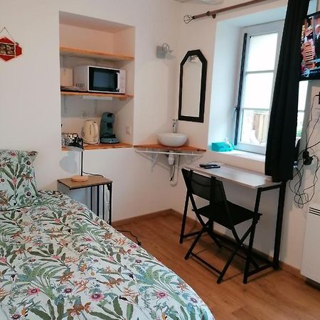 Ferienwohnung Mini Garni Vendemiaire Vesoul Exterior foto