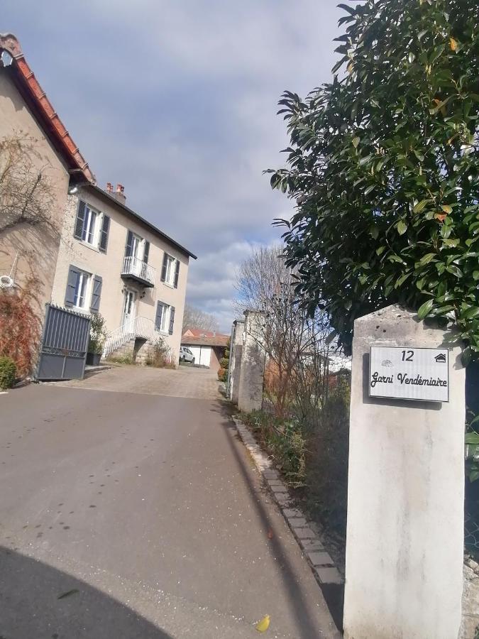 Ferienwohnung Mini Garni Vendemiaire Vesoul Exterior foto